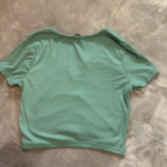 Green Ruched Button-Up Top - Picture 2 of 3